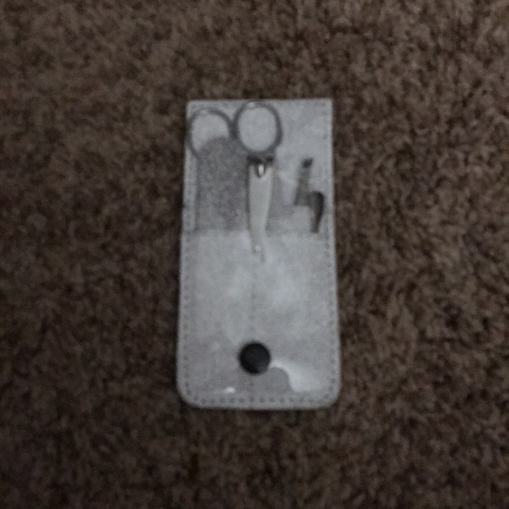 Nail kit